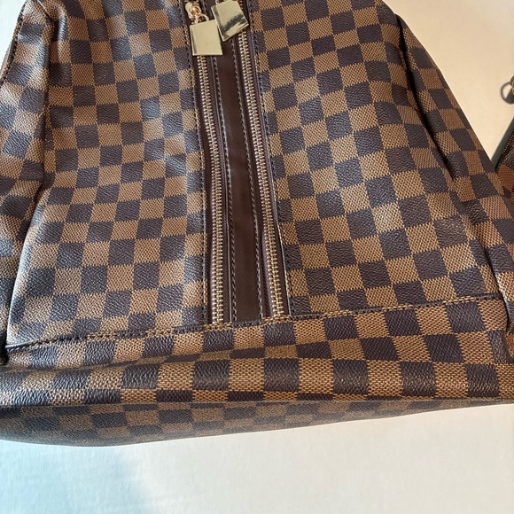 Checkered Backpack - Picture 5 of 11